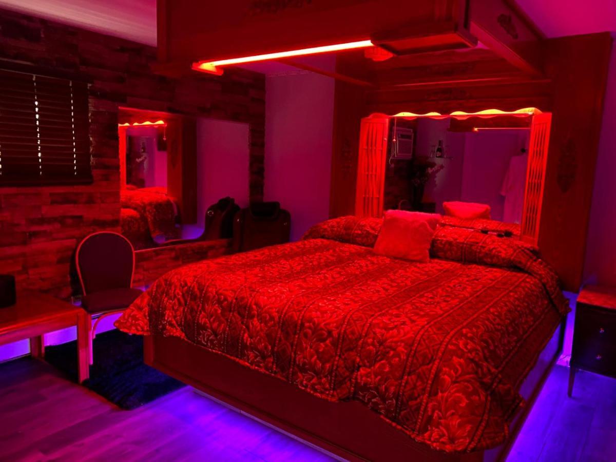 By Oyo O'hare Airport Chicago 2*