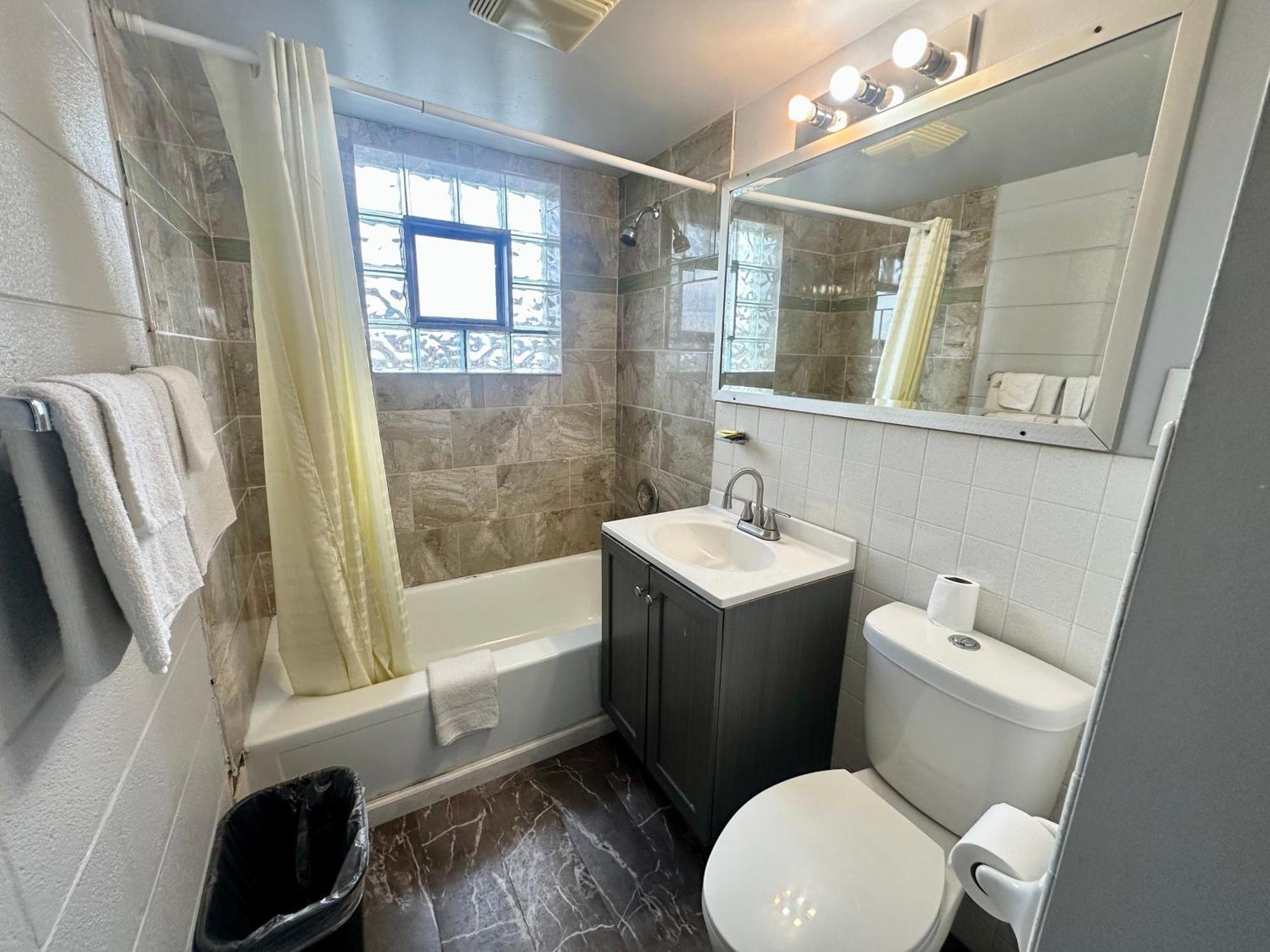 Hotel By Oyo O'hare Airport Chicago 2*