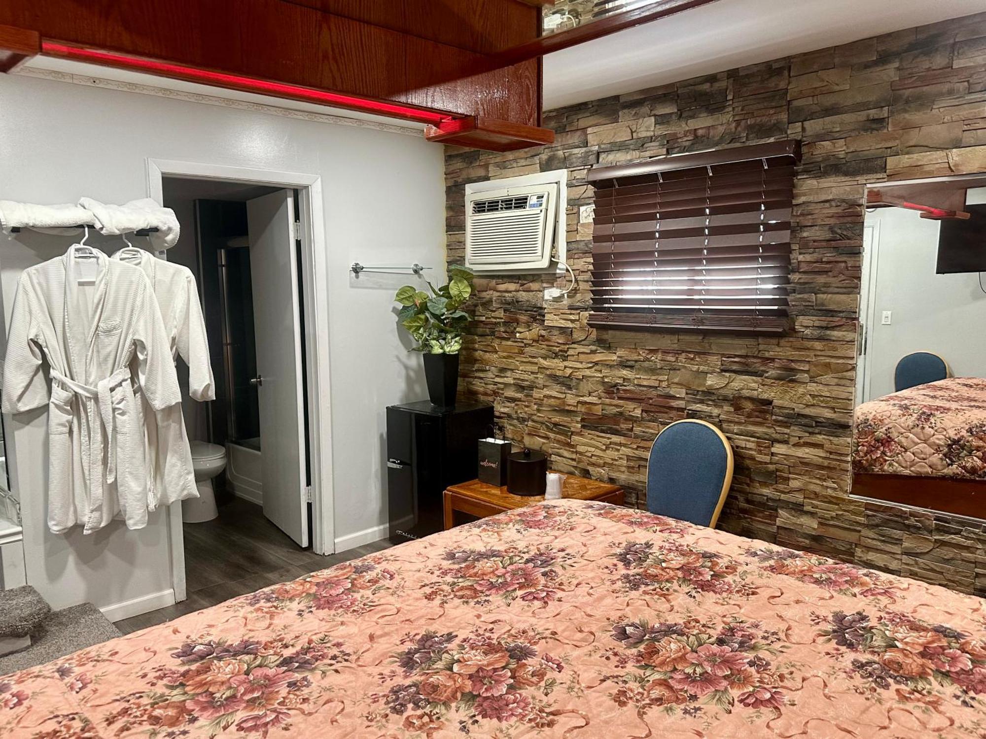 By Oyo O'hare Airport Chicago Hotel 2*